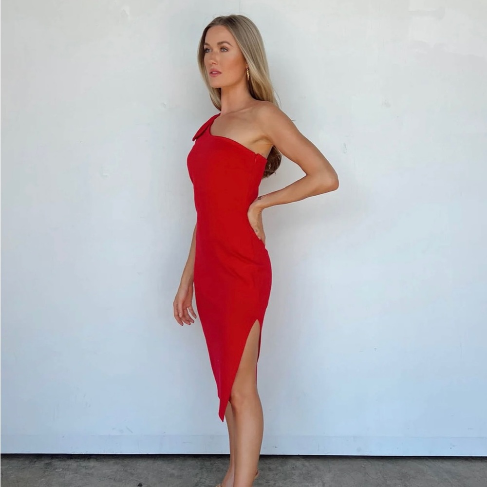 Vestique Red Midi One Shoulder Dress with Slit